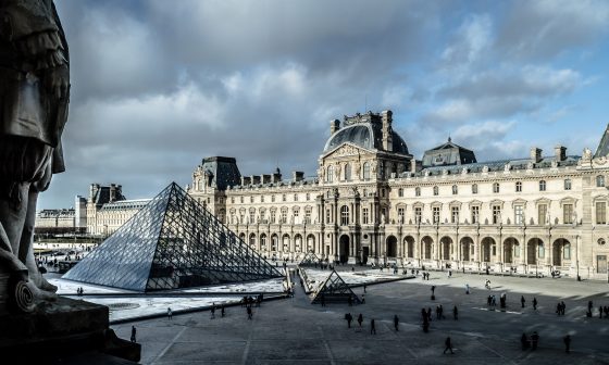 Combien de temps pour visiter le Louvre? Comment visiter le Louvre sans faire la queue