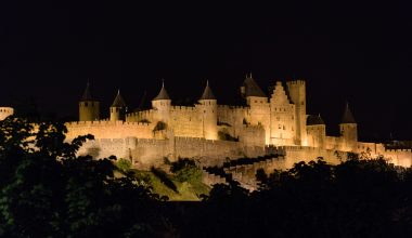 Visiter la cité de Carcassonne où dormir