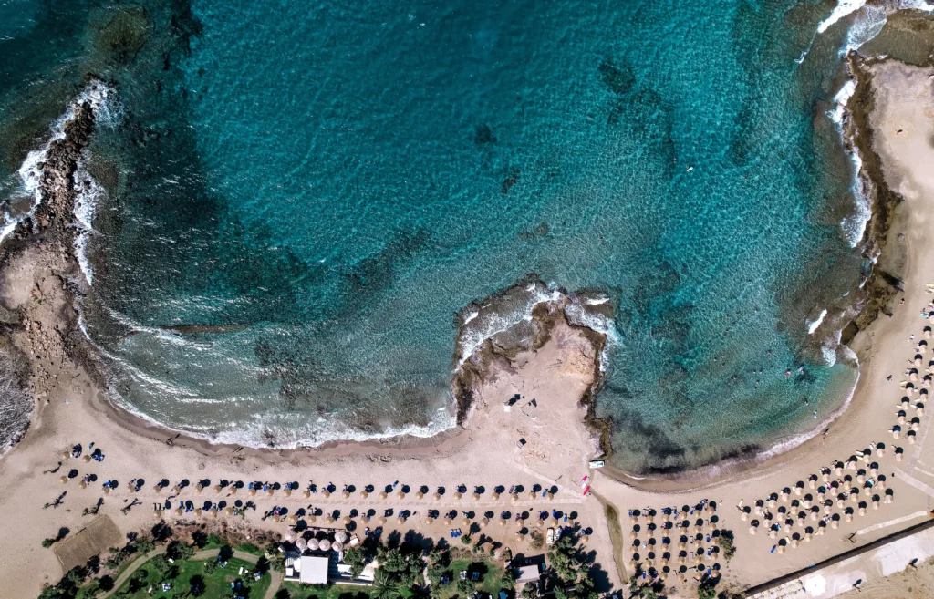 malia crete grece plage drone hotel all inclusive