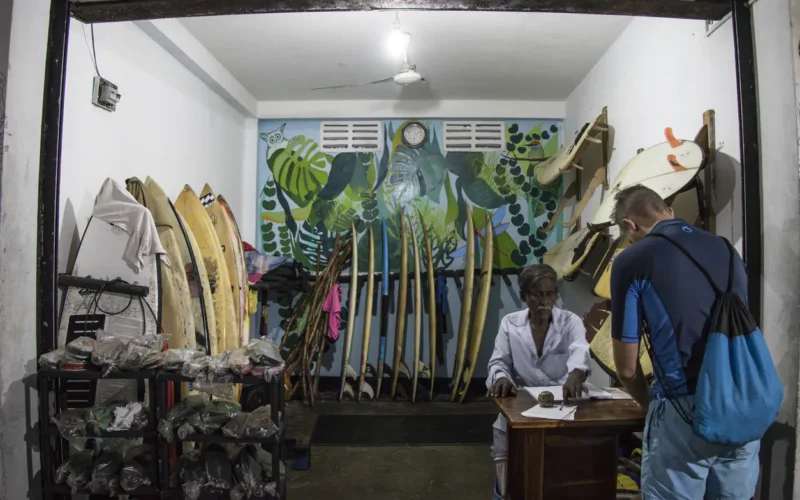 Où louer du matériel de surf pendant vos vacances à Lacanau ?