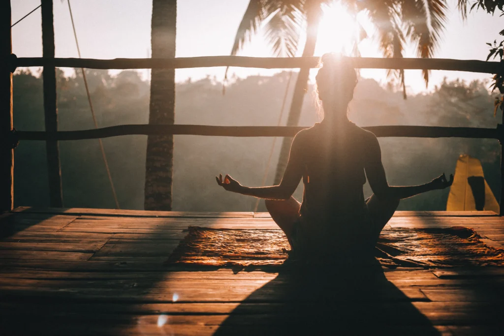 faire du yoga a bali indonesie