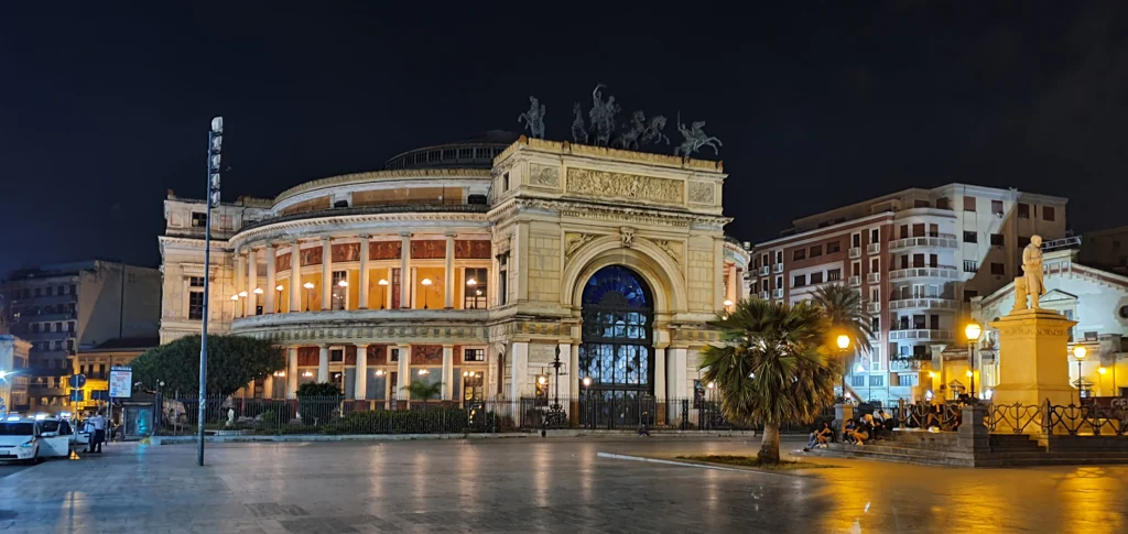 Teatro Politeama, Palerme, Sicile, Italie